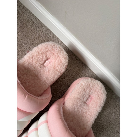 UGG Maxi Slide Slippers Puffy Platform Satin Sandals size 9 main image 0